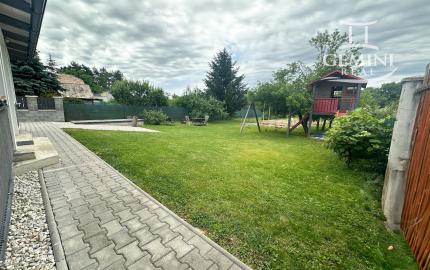 4 - IZBOVÁ NOVOSTAVBA VO VIDINEJ S OBROVSKÝM POZEMKOM, TERASOU A DVOJGARÁŽOU