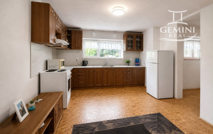 Rodinný dom s veľkou záhradou 1 868 m² – Vinice,  len 4  km od centra Rimavskej Soboty