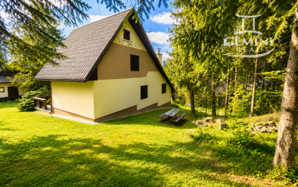 Rekreačná horská chata s krbom a garážou len 300 m od lyžiarskeho strediska Kokava Línia
