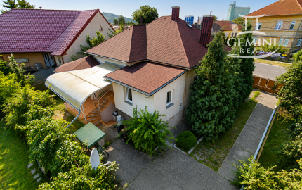 Rodinný dom s druhou obytnou časťou, garážou a záhradou – Šafárikova ulica, Tornaľa