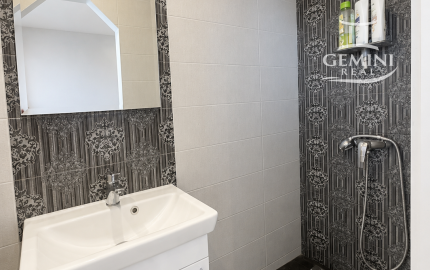 KOMPLETNE ZREKONŠTRUOVANÝ 3-IZBOVÝ BYT S BALKÓNOM | ROŽŇAVSKÁ | 63 m² | RIMAVSKÁ SOBOTA