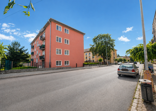 2-izbový byt v tehlovej bytovke na Železničnej ulici v Rimavskej Sobote