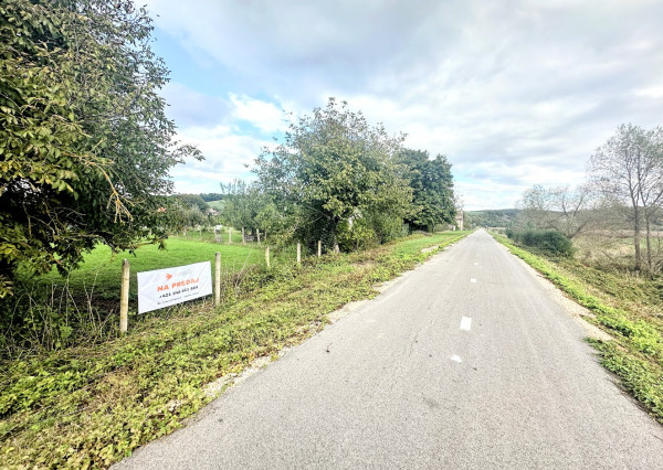 Stavebný pozemok v centre obce Sušany okres Poltár