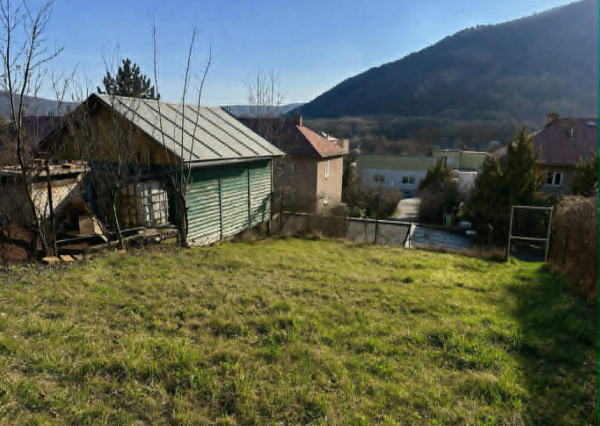 3-IZBOVÝ BYT + GARÁŽ + ZÁHRADA 587 m² – JELŠAVA okres Revúca