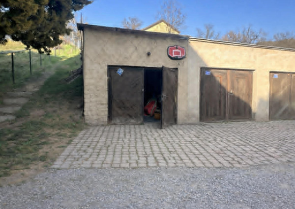 3-IZBOVÝ BYT + GARÁŽ + ZÁHRADA 587 m² – JELŠAVA okres Revúca
