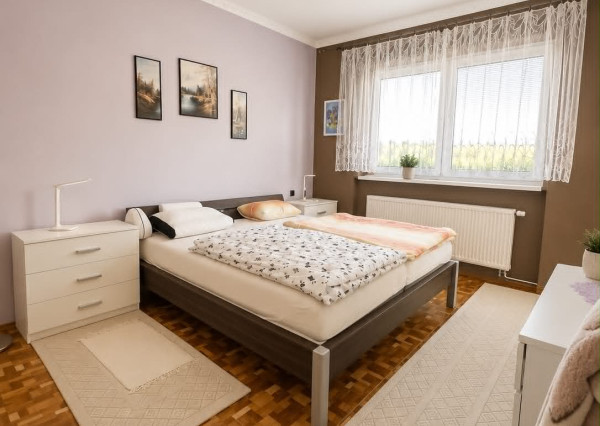 Veľkorysý 6-izbový rodinný dom po rozsiahlej rekonštrukcii v kúpeľnej obci Číž