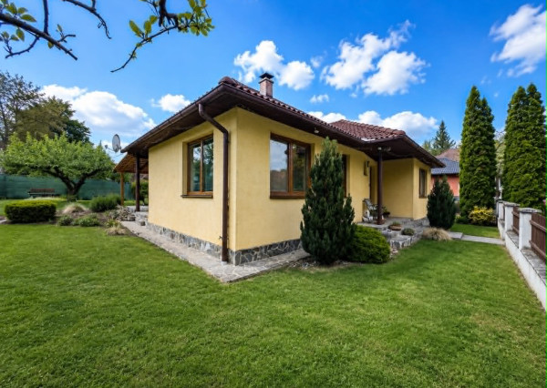 4-izbový rodinný dom s krbom a nádherným pozemkom | Fiľakovo