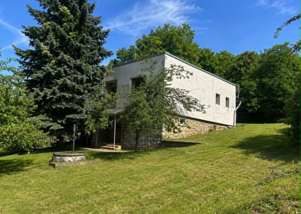 Rodinný dom s veľkou záhradou 1 868 m² – Vinice,  len 4  km od centra Rimavskej Soboty