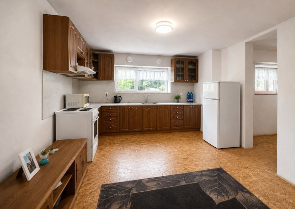 Rodinný dom s veľkou záhradou 1 868 m² – Vinice,  len 4  km od centra Rimavskej Soboty