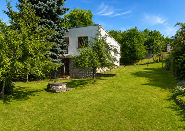 Rodinný dom s veľkou záhradou 1 868 m² – Vinice,  len 4  km od centra Rimavskej Soboty