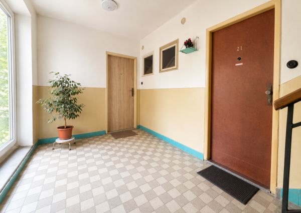 2-izbový byt s balkónom vo vyhľadávanej lokalite – Družstevná ulica, Rimavská Sobota