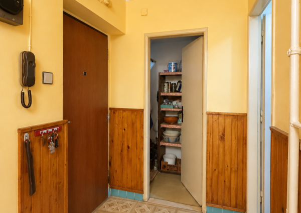 2-izbový byt s balkónom vo vyhľadávanej lokalite – Družstevná ulica, Rimavská Sobota