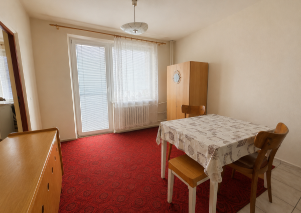 1-IZBOVÝ BYT S BALKÓNOM V CENTRE RIMAVSKEJ SOBOTY – MALOHONTSKÁ ULICA
