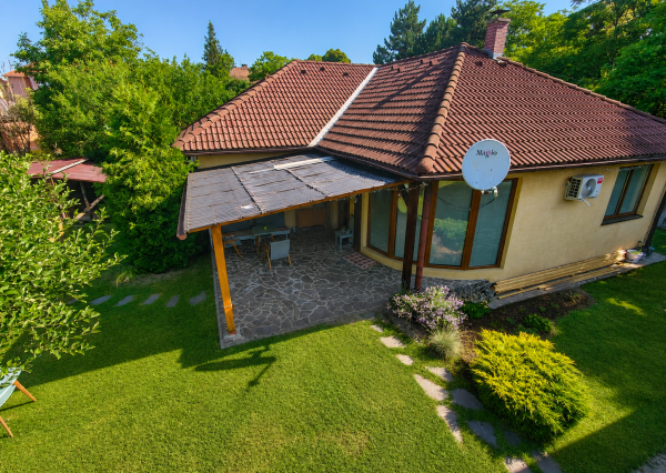 4-izbový rodinný dom s krbom a nádherným pozemkom | Fiľakovo