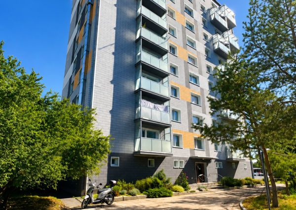 KOMPLETNE ZREKONŠTRUOVANÝ 3-IZBOVÝ BYT S BALKÓNOM | ROŽŇAVSKÁ | 63 m² | RIMAVSKÁ SOBOTA