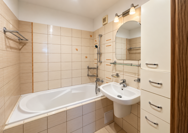 4-izbový byt 88 m² s balkónom, klimatizáciou a variabilnou dispozíciou – Rimavská Sobota