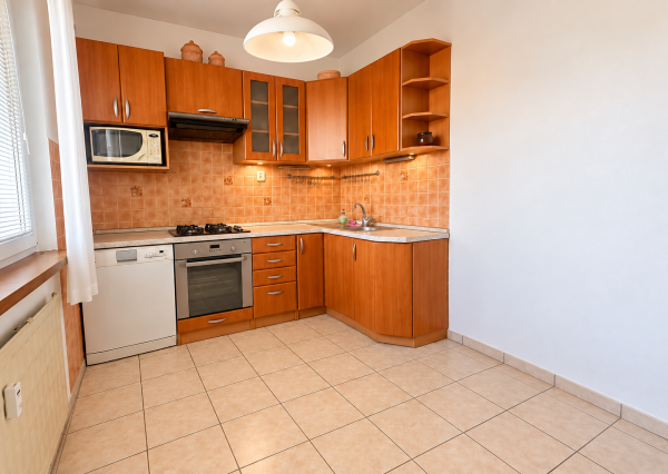 4-izbový byt 88 m² s balkónom, klimatizáciou a variabilnou dispozíciou – Rimavská Sobota