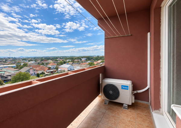 4-izbový byt 88 m² s balkónom, klimatizáciou a variabilnou dispozíciou – Rimavská Sobota