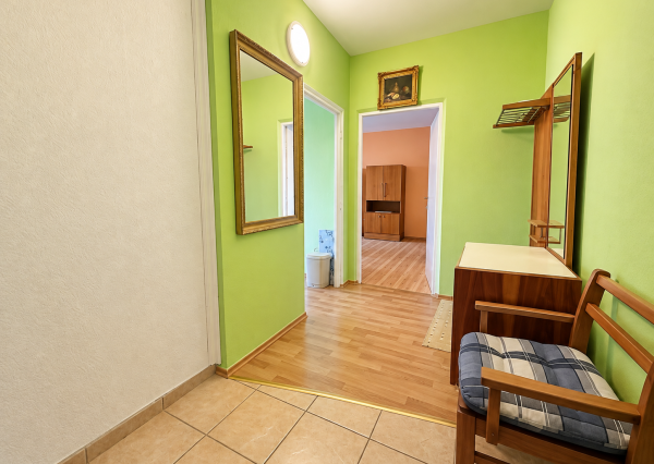 REZERVOVANÉ !!! 2-izbový byt s balkónom a výťahom v pôvodnom stave – 66 m², Dobšinského, Rimavská Sobota
