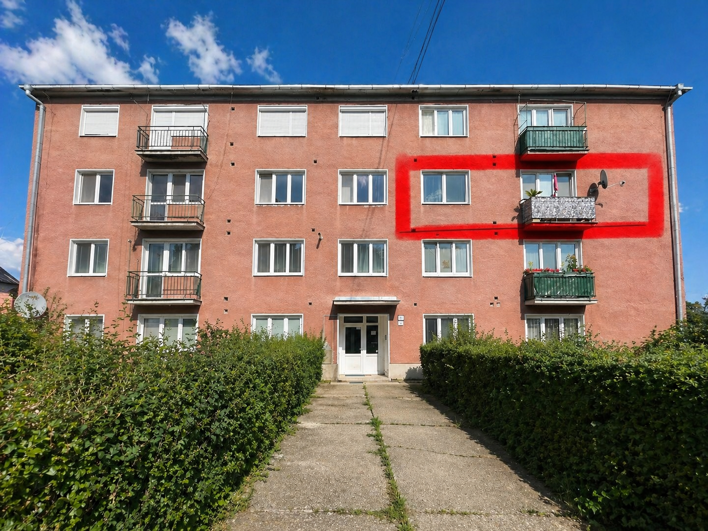 2-izbový byt v tehlovej bytovke na Železničnej ulici v Rimavskej Sobote