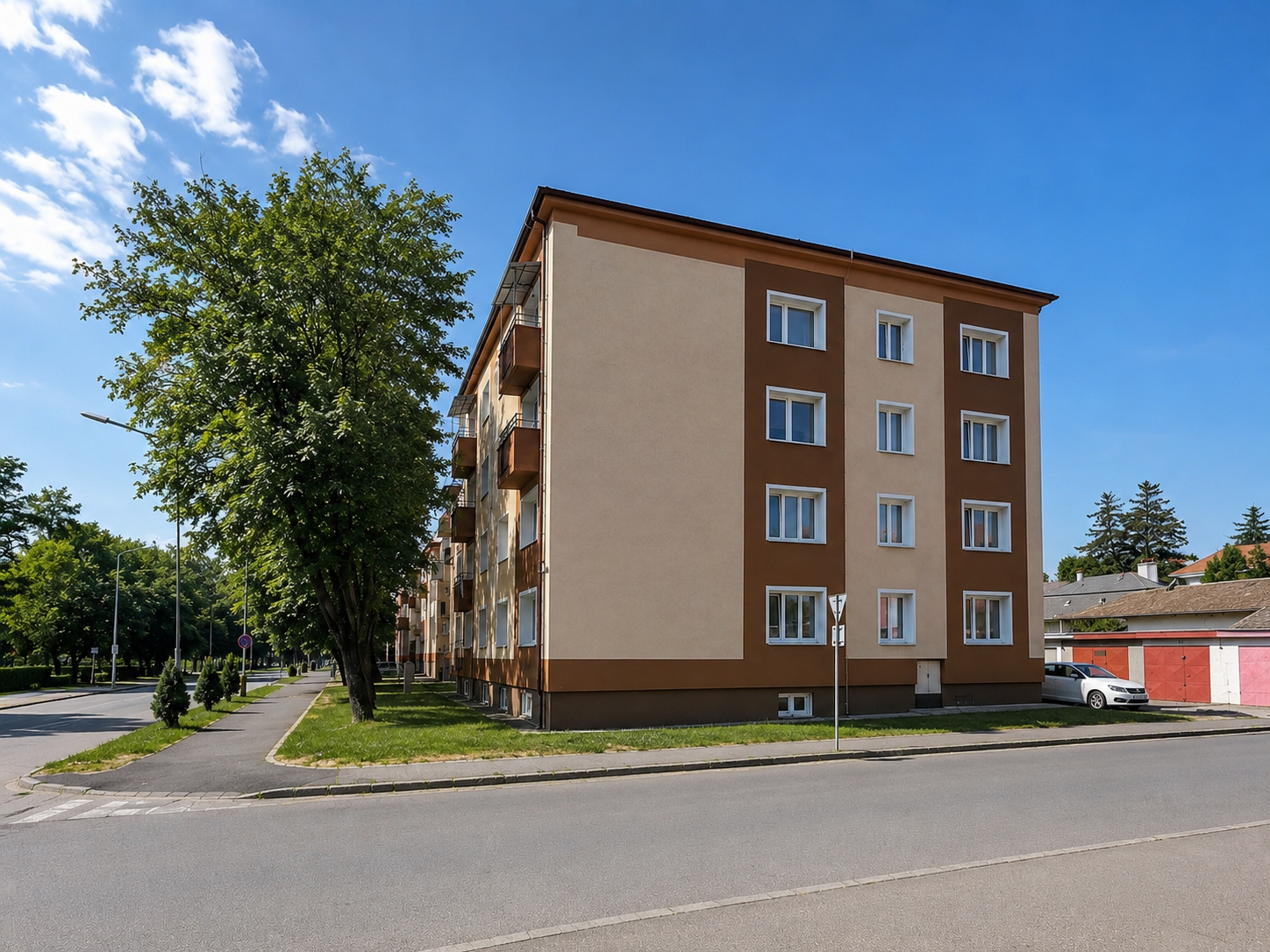 2-izbový byt s balkónom vo vyhľadávanej lokalite – Družstevná ulica, Rimavská Sobota